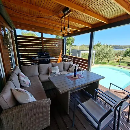 House Beta, A Romantic Hideaway In An Olive Grove By The Sea, Swimming Pool, Jacuzzi & Playground, Pomer * Pula