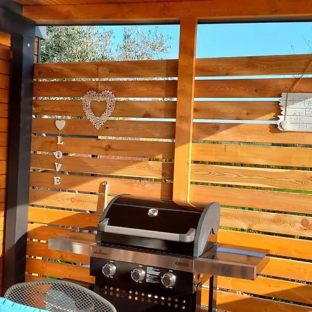 House Beta, A Romantic Hideaway In An Olive Grove By The Sea, Swimming Pool, Jacuzzi & Playground, Pomer * Pula