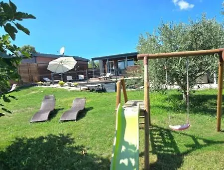House Beta, A Romantic Hideaway In An Olive Grove By The Sea, Swimming Pool, Jacuzzi & Playground, Pomer Pula
