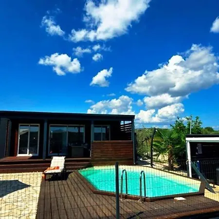 Ferienhaus House Beta, A Romantic Hideaway In An Olive Grove By The Sea, Swimming Pool, Jacuzzi & Playground, Pomer Pula