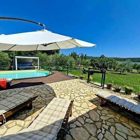 House Beta, A Romantic Hideaway In An Olive Grove By The Sea, Swimming Pool, Jacuzzi & Playground, Pomer Ferienhaus Pula