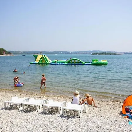 House Beta, A Romantic Hideaway In An Olive Grove By The Sea, Swimming Pool, Jacuzzi & Playground, Pomer * Pula