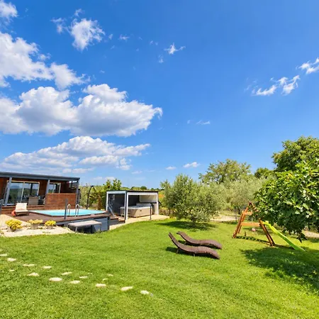 House Beta, A Romantic Hideaway In An Olive Grove By The Sea, Swimming Pool, Jacuzzi & Playground, Pomer Vikendica Pula