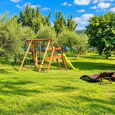 House Beta, A Romantic Hideaway In An Olive Grove By The Sea, Swimming Pool, Jacuzzi & Playground, Pomer * Pula
