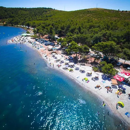 House Beta, A Romantic Hideaway In An Olive Grove By The Sea, Swimming Pool, Jacuzzi & Playground, Pomer * Pula