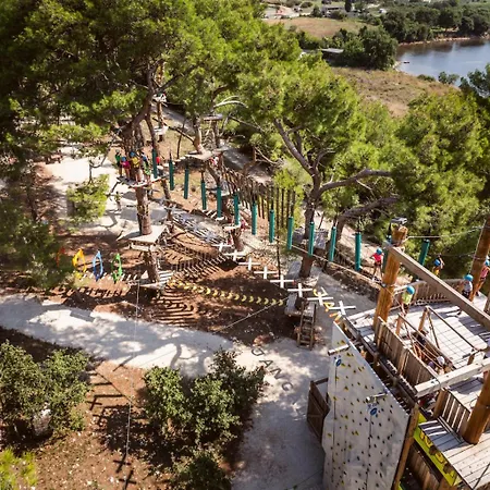 House Beta, A Romantic Hideaway In An Olive Grove By The Sea, Swimming Pool, Jacuzzi & Playground, Pomer *